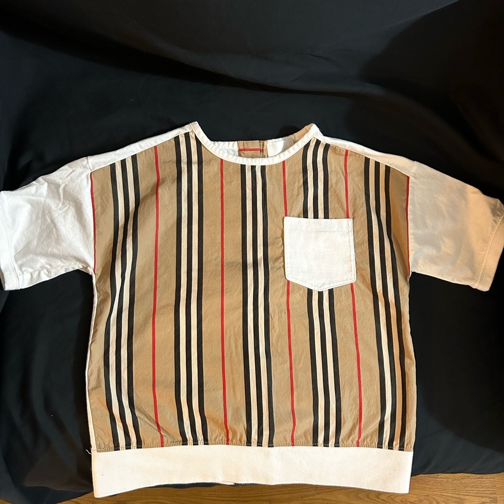 ✨Girls Burberry shirt✨